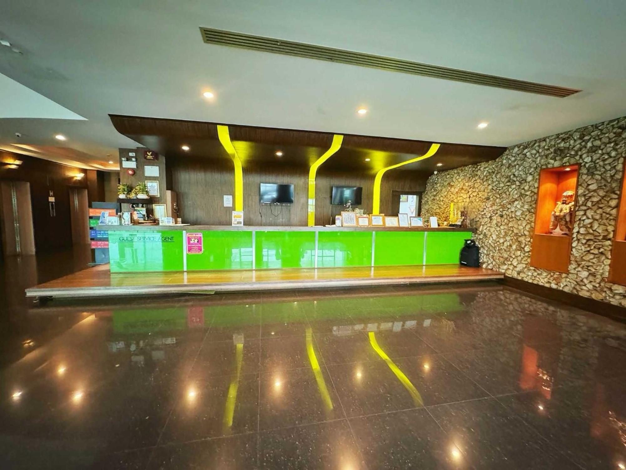 Capital O 75514 Vasidtee City Hotel Suphan Buri Εξωτερικό φωτογραφία