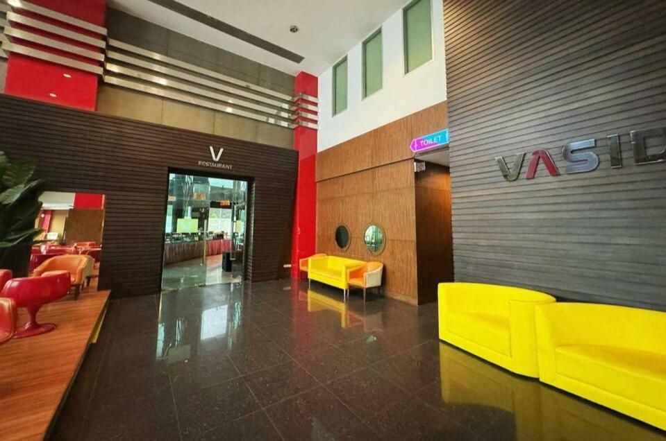 Capital O 75514 Vasidtee City Hotel Suphan Buri Εξωτερικό φωτογραφία