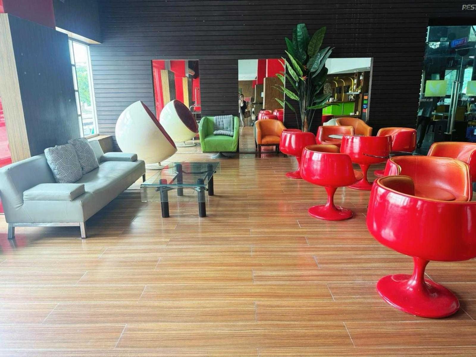 Capital O 75514 Vasidtee City Hotel Suphan Buri Εξωτερικό φωτογραφία