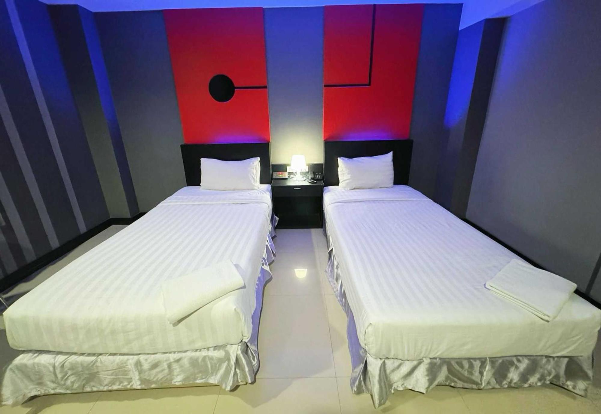 Capital O 75514 Vasidtee City Hotel Suphan Buri Εξωτερικό φωτογραφία