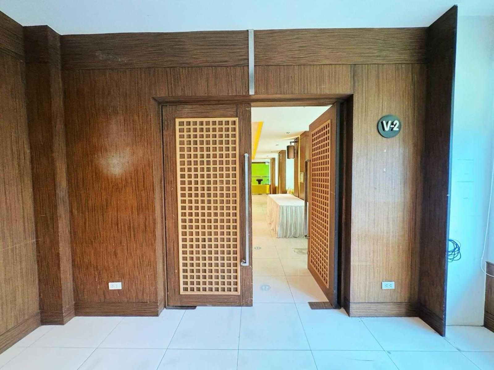 Capital O 75514 Vasidtee City Hotel Suphan Buri Εξωτερικό φωτογραφία