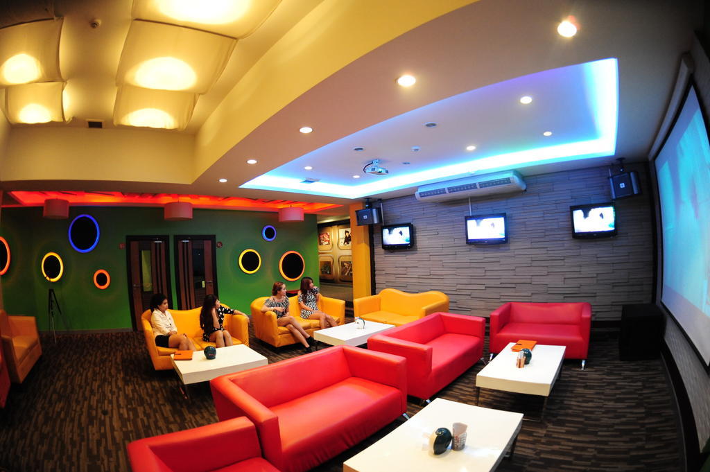 Capital O 75514 Vasidtee City Hotel Suphan Buri Εξωτερικό φωτογραφία